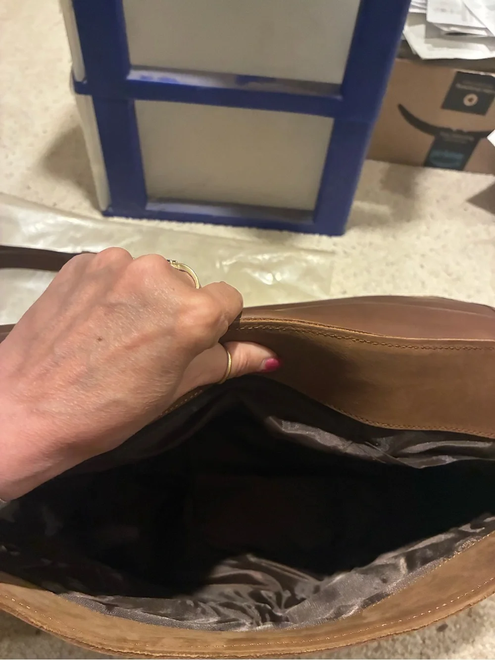 Classic Brorn Laptop Messenger Bag for Men - Professional Everyday Carry